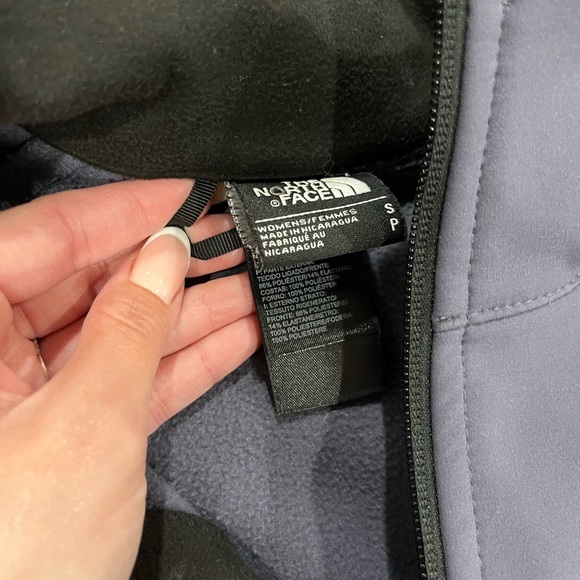 Women’s North Face Jacket - Picture 2 of 5